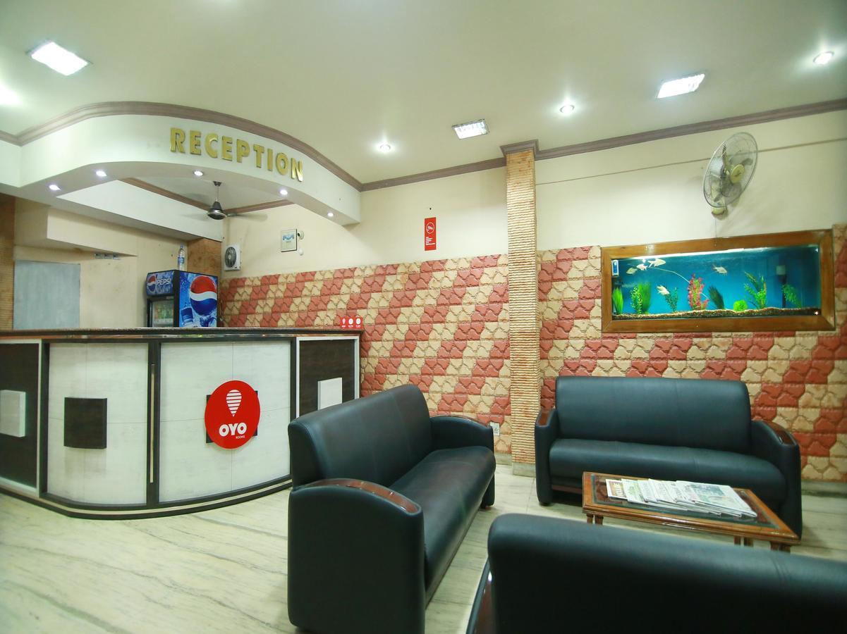 Oyo 4824 Hotel Star Kochi Ngoại thất bức ảnh