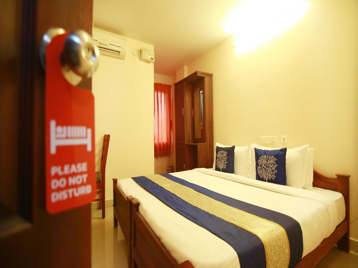 Oyo 4824 Hotel Star Kochi Ngoại thất bức ảnh