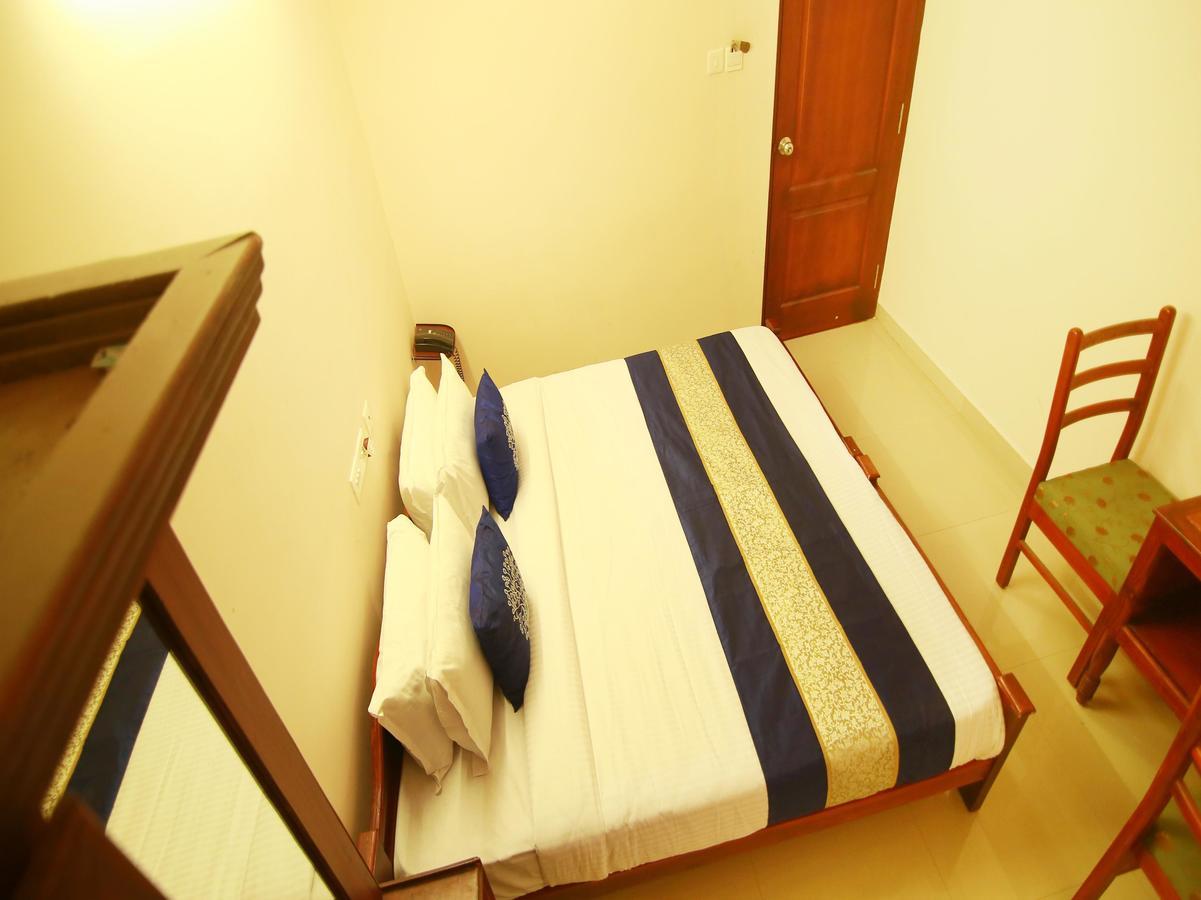 Oyo 4824 Hotel Star Kochi Ngoại thất bức ảnh